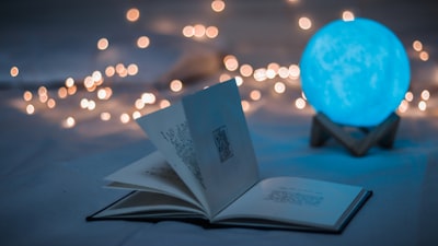 国产剧《今夜无人入睡》高清海报 - 都市情感悬疑剧，豆瓣评分8.5